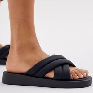 Beach by Matisse Black Piper Flatform Slide Vacation Sandals NWOT Size 9 Women's